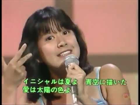 新井薫子ちゃんよりもかわいいスクールメイツの白プリーツミニスカートと純白パンチラ