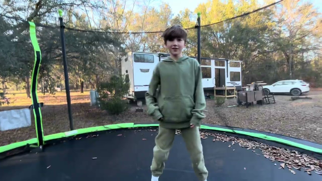 Tutorial!!! How to do a front flip!!￼