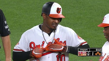 TEX@BAL: Jones lines a single for his second RBI