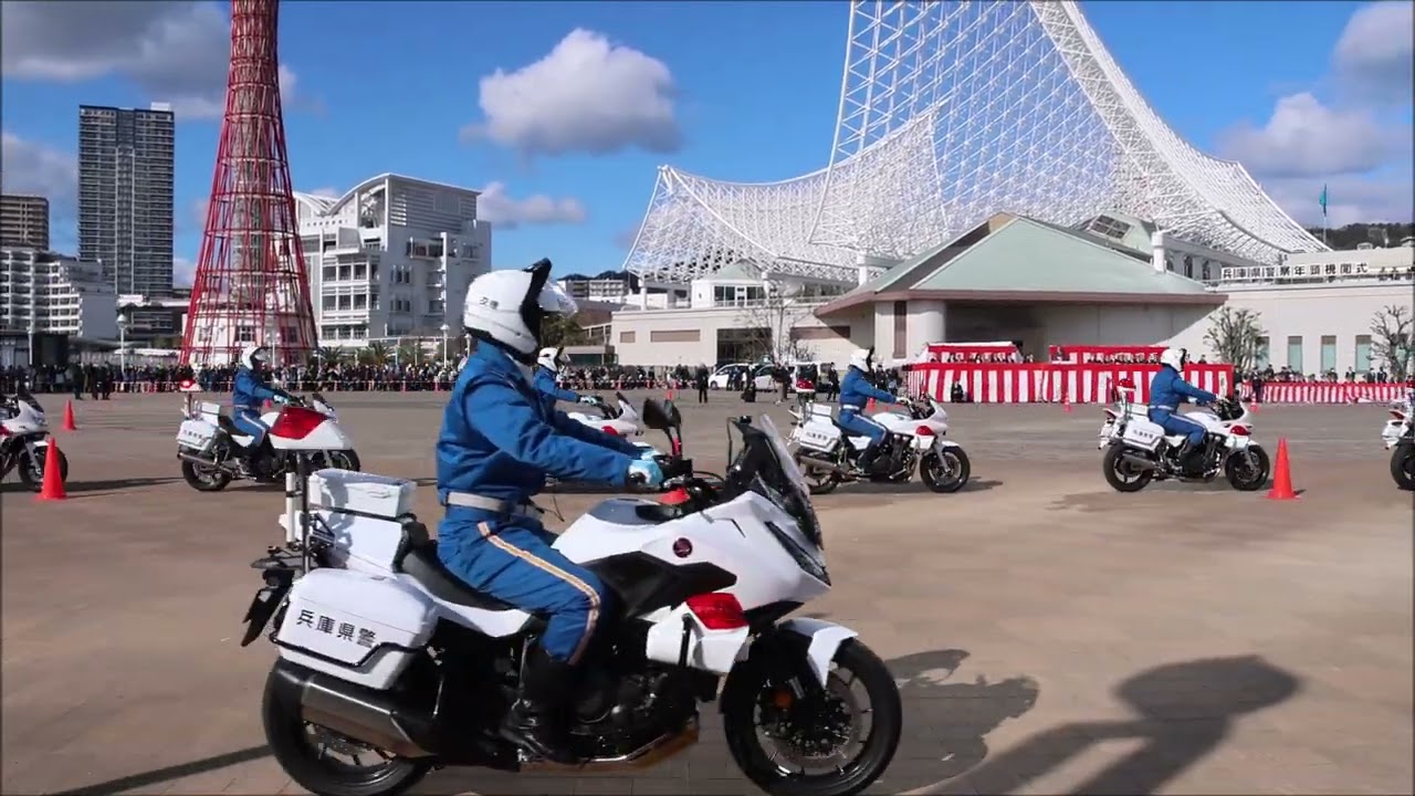兵庫県警察年頭視閲式 白バイ隊テクニカル走行2026