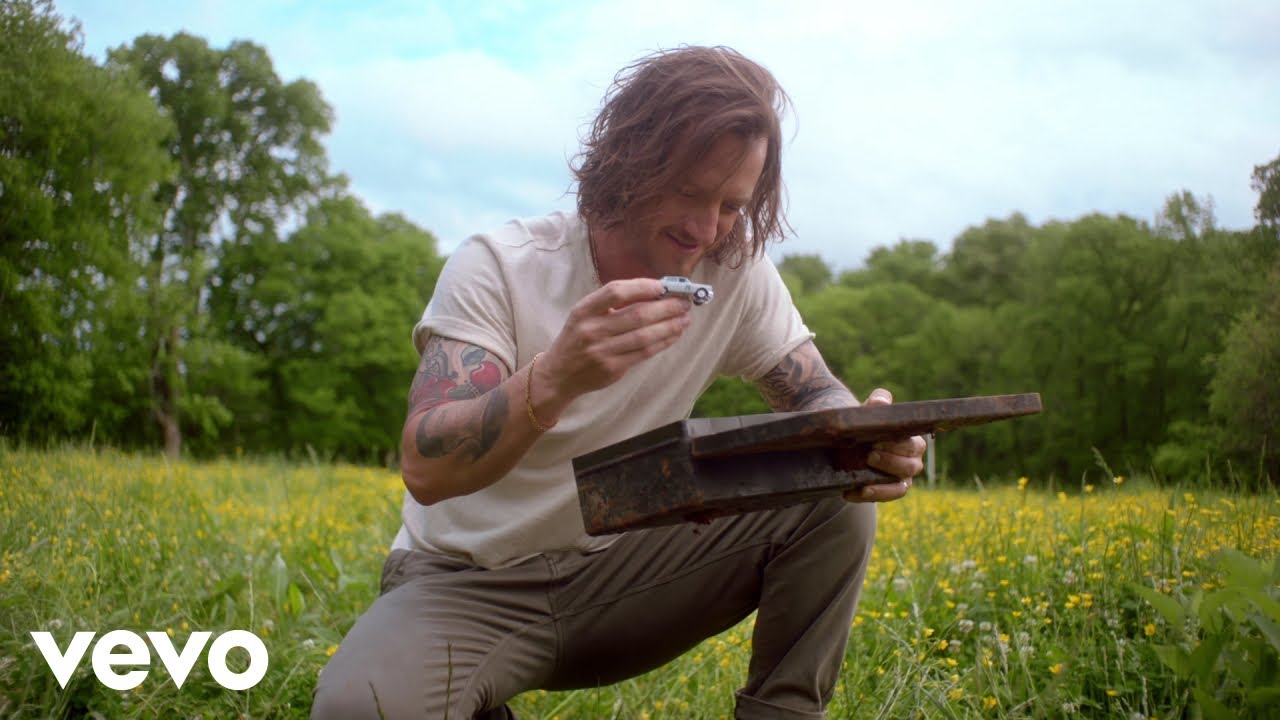 Tyler Hubbard - 35’s (Unofficial Video) Tyler Hubbard - 35’s (Unofficial Video)