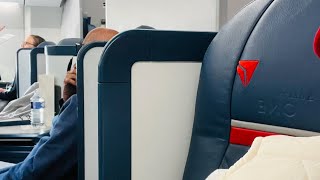 Delta 1 Business Class Flight 4K[White Noise Ambience] & Food Review Seat 💺 9J