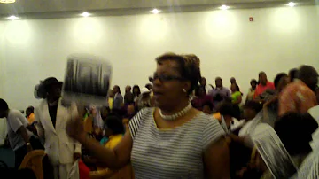 Willie Mason & Friends Community Choir --  Praise Break!