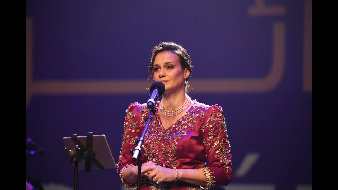 LILA BORSALI EN SOIRÉE D'OUVERTURE DU PRIX CHEIKH ABDELKRIM DALI 4EME ÉDITION OPÉRA D'ALGER