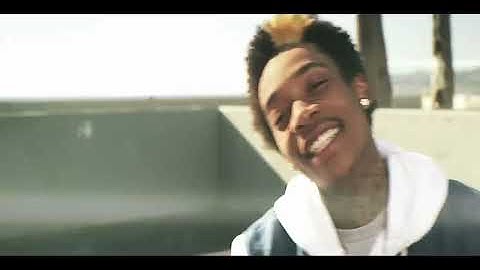 Wiz Khalifa - Roll Up [Official Music Video]