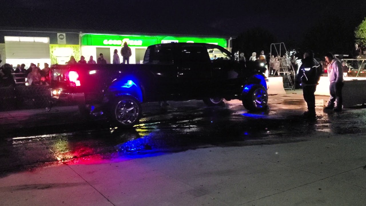 2020 kearney nebraska cruise nite Graham Tire burnout contest dodge ram