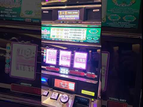 We Hit the SUPER BONUS on the New Goldfish Respin Party Slot!