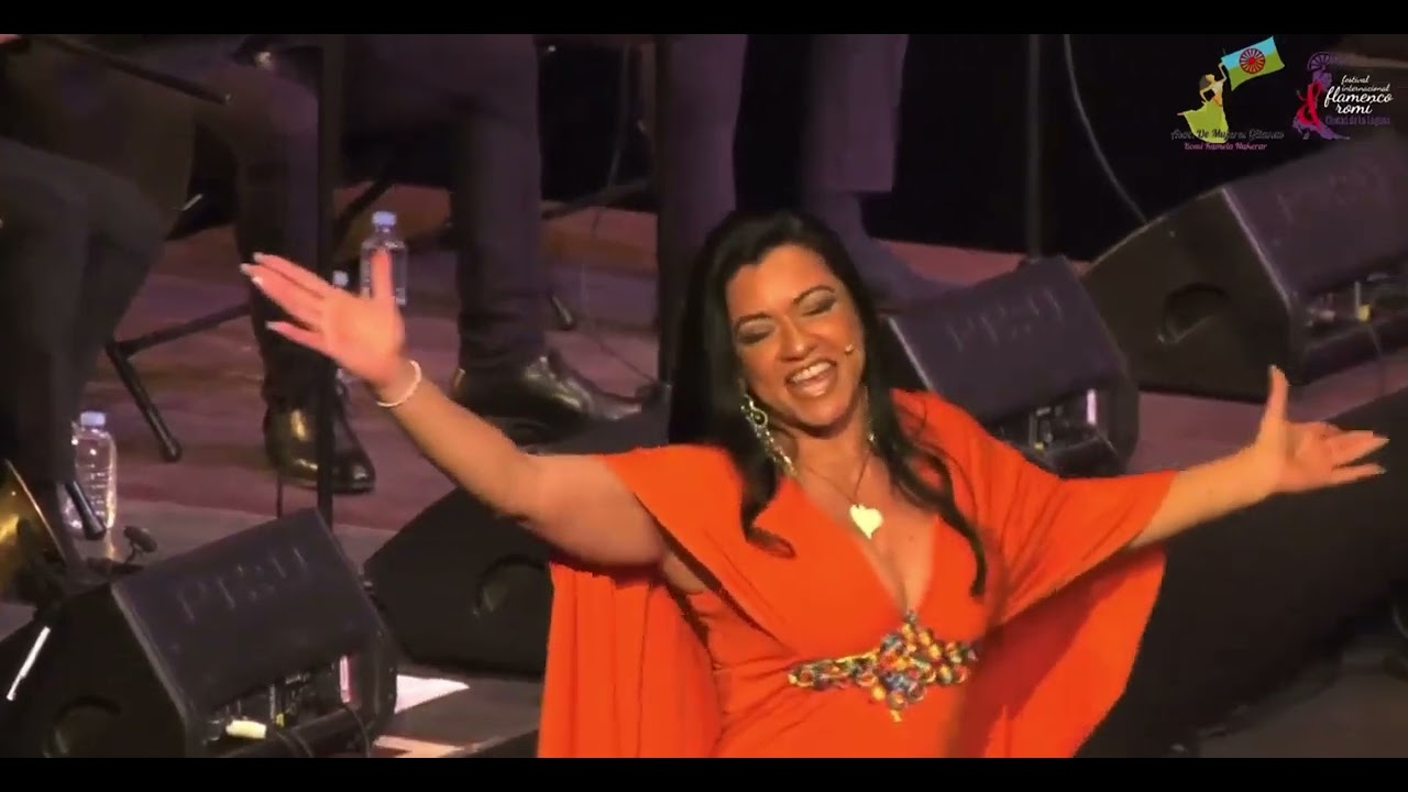 Saray Muñoz.      Mix grecas. Recordando algunos de los temas de las grecas, por la hija de Tina.