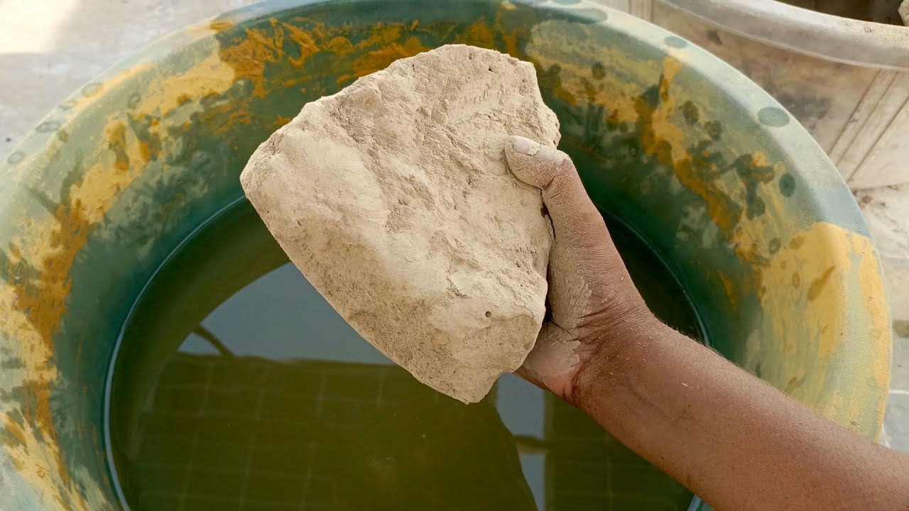 Asmr. Sukooooon mud dirt water crumbling. Huge big chunks
