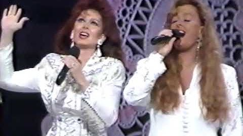 The Judds - Love Can Build A Bridge