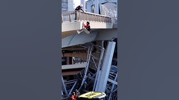 Rescuers arrived just in time—a young man was left hanging after