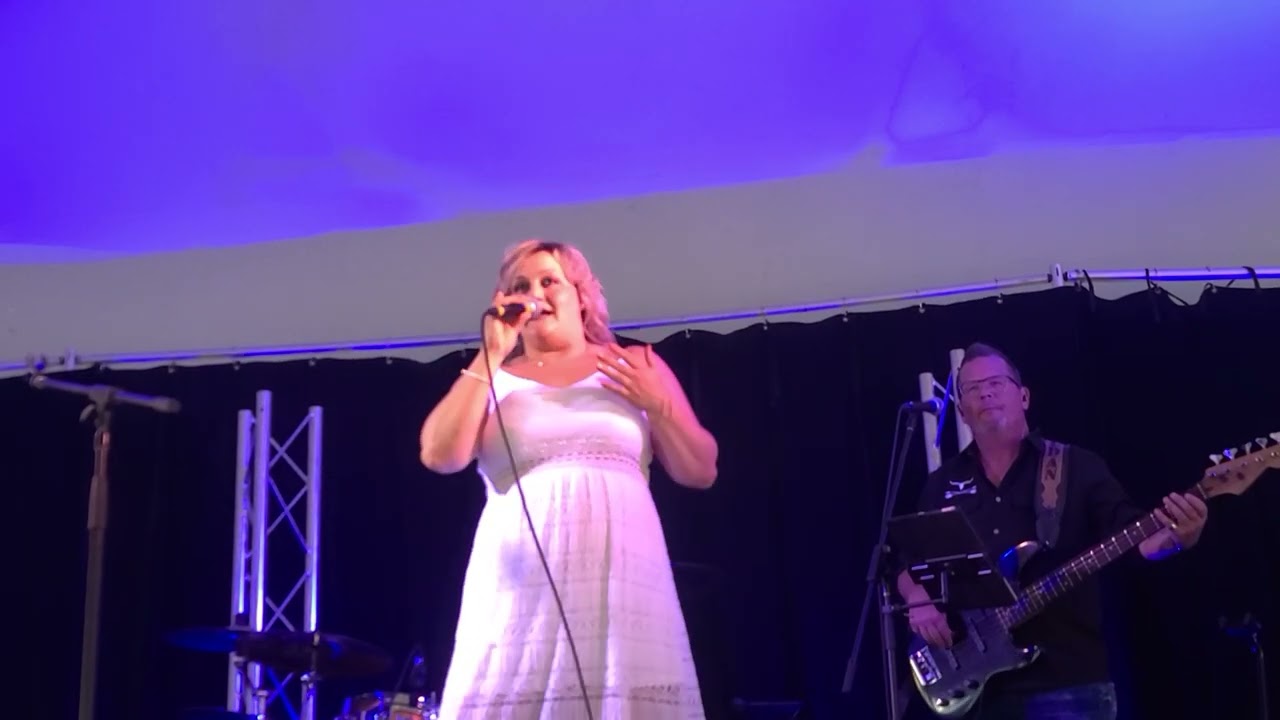 Jenny Murray au Festival Country le St-Vic à Ste-Victoire de Sorel du 24 juillet 2025 .