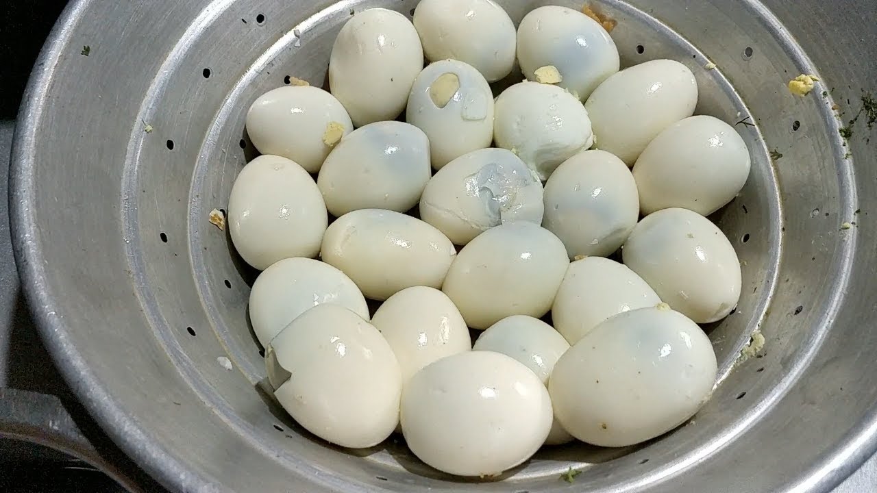 DEEP FRIED EGGS | Egg Vada Pav (Anda Pav) | Indian Street Food | Aamchi Mumbai
