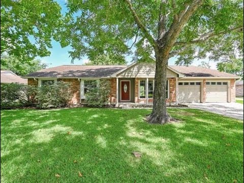 1007 W Castlewood Avenue, Friendswood, TX home video tour