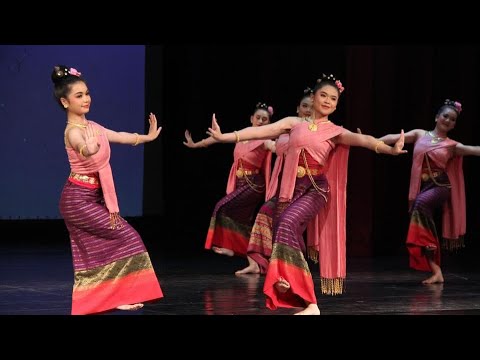 รำอวยพร ชุดสมบูรณ์พูนสุข วิทยาลัยนาฏศิลปเชียงใหม่