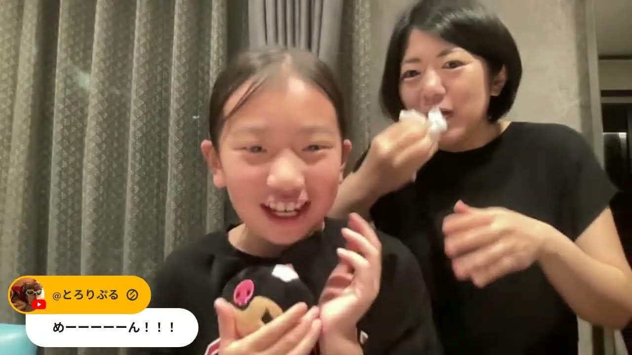「幸せそう」にならなくて大丈夫 はじめに朗読ライブ 次女乱入!手羽先とウメッシュ片手に。