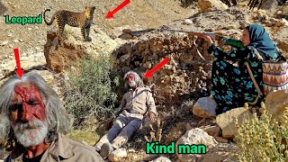 Blood trail on the rocks; homeless girl finally saved kind man! screenshot 3