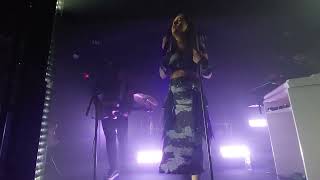 Alice Merton - Blurry (Live)(King Tut&#39;s Wah Wah Hut, Glasgow, 19/10/2022)