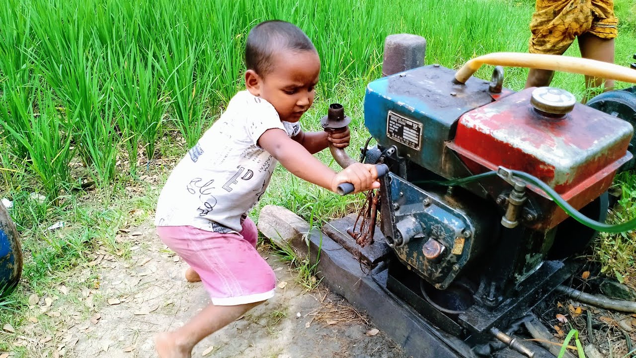 New Style Antic 16 hp Kirloskar Machine Startup By Small Boy.Amazing Skills.