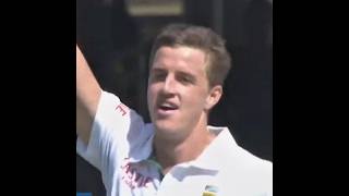 Morne Morkel Trapped Andrew Strauss #fastbowling