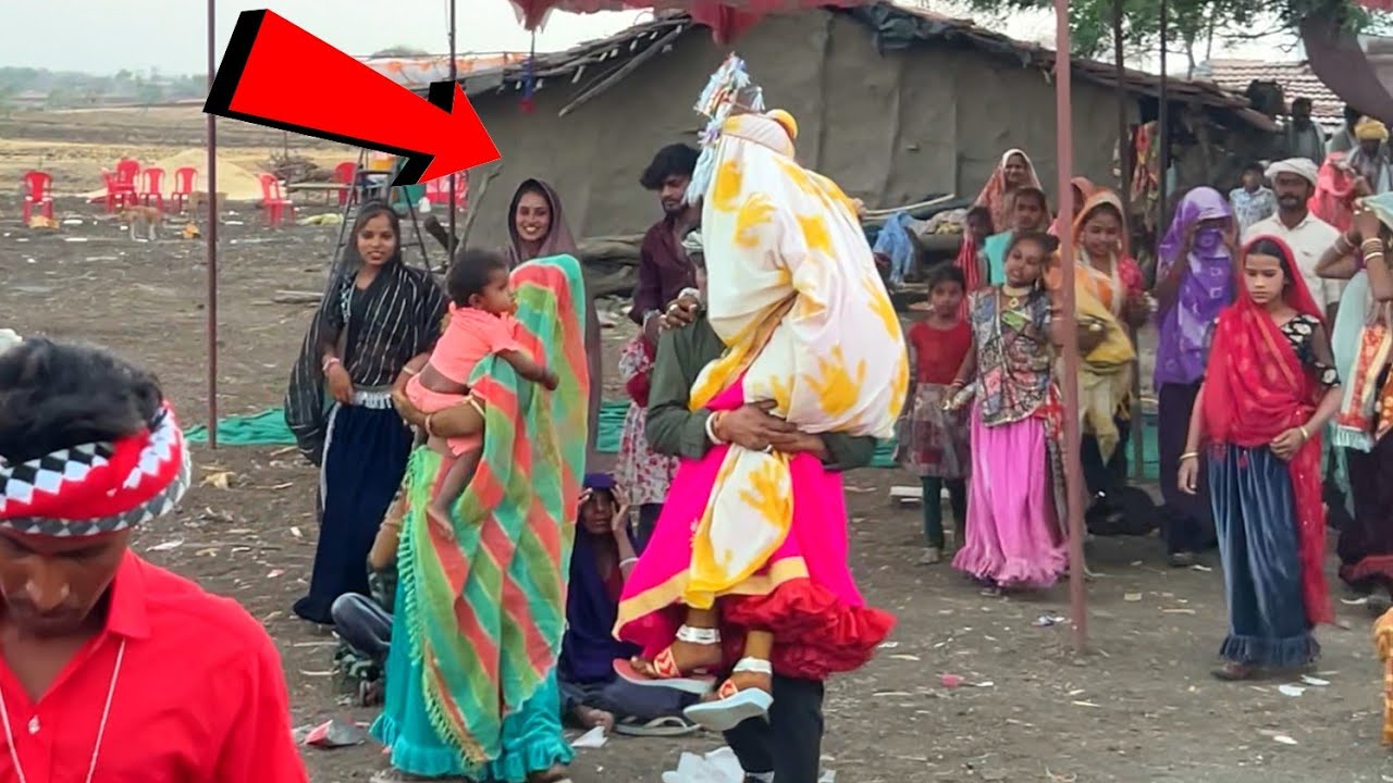 आदिवासी महिला गीत वीडियो 2025 लाडी को घर से बाहर || लाने की परंपरा विडियो !! Adivasi sadi video 2025