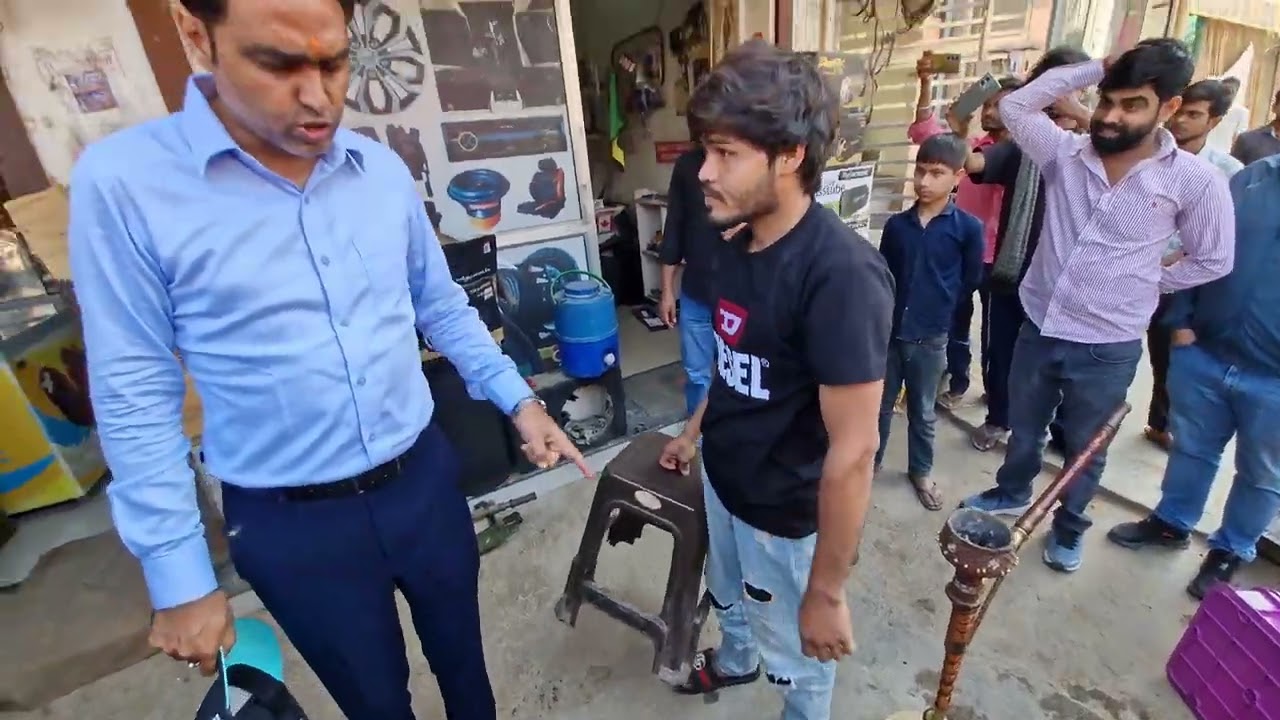 सड़क के बीच में रख दिया युवक का हुक्का और बोले अब पियो, डीटीपी आरएस भट्ट FARUKNAGAR GURUGRAM 