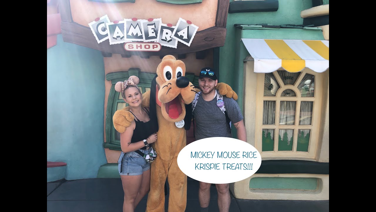 OUR FIRST TIME MAKING AND EATING MICKEY RICE KRISPIE TREATS!!!