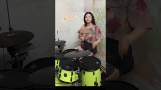How to Play a Basic Drum Beat (Easy)！  #架子鼓#女鼓手 #drummer #drums#drumming#드럼 기술