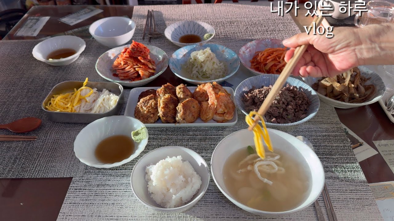 무료한 날엔 붐비는 거리를 걸었다