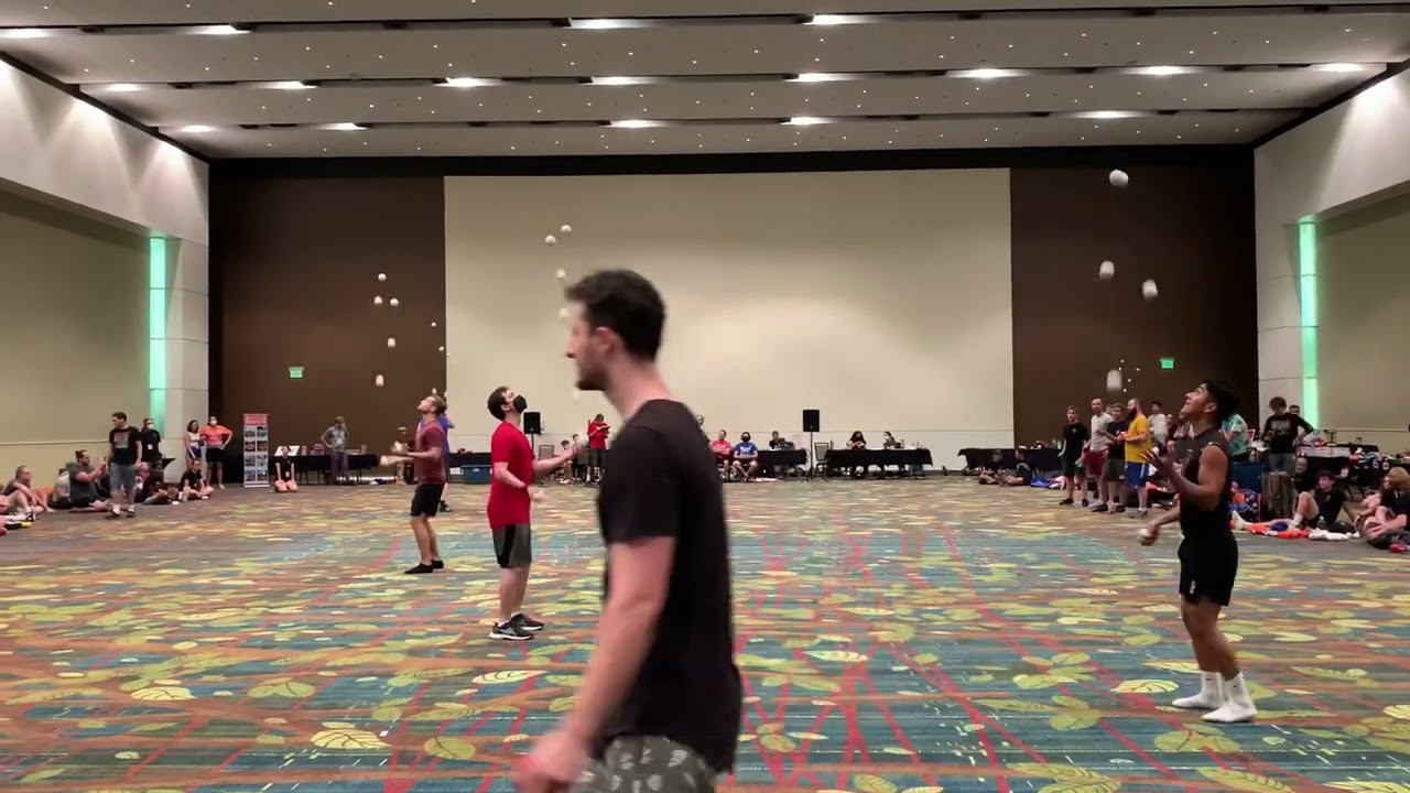 7 Ball Endurance at The 2022 International Jugglers Association Festival