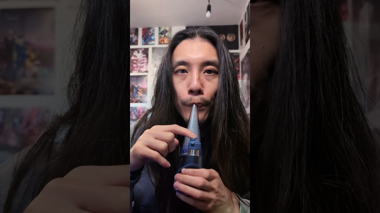 Dabbing some THCa rosin (simply Mary)