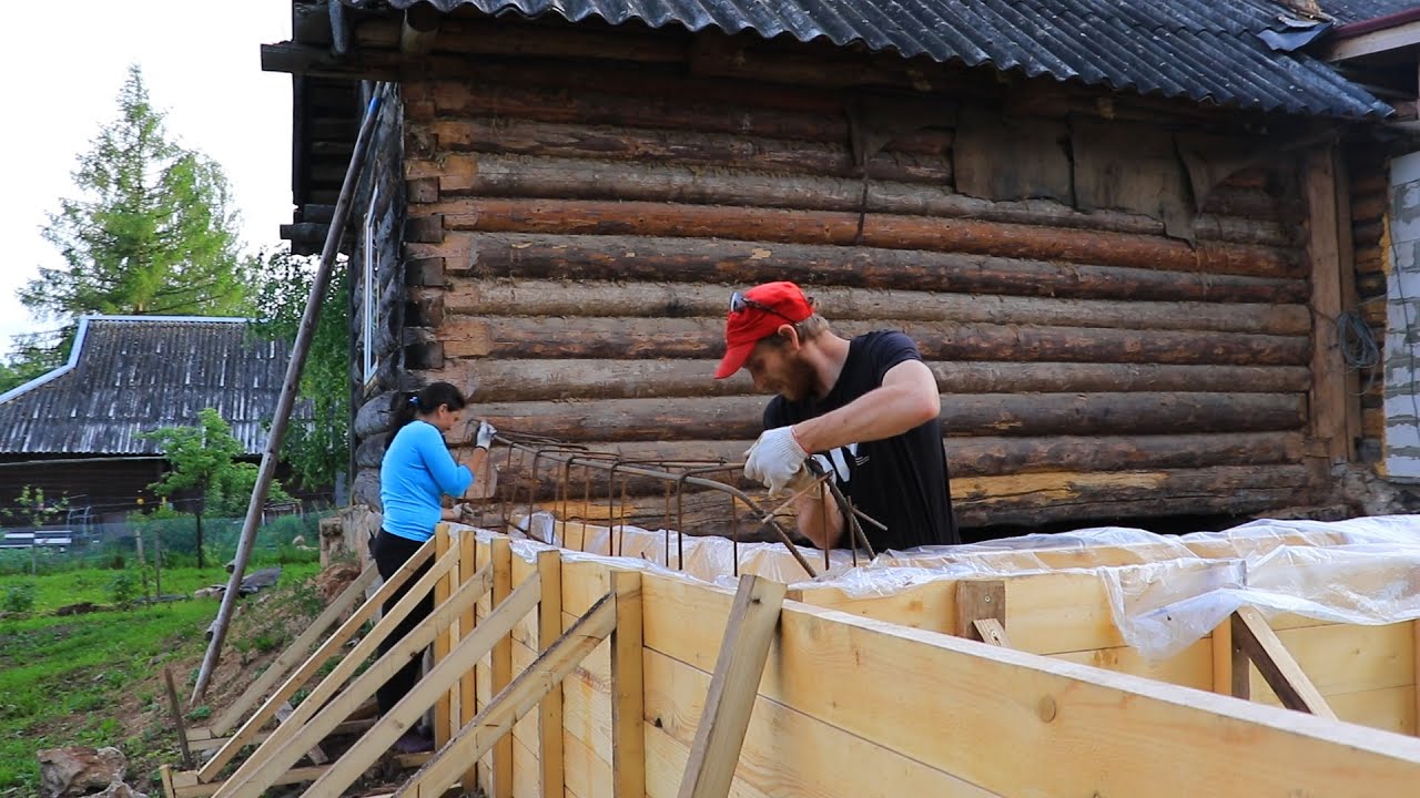 Опалубка готова к заливке бетона. Охладились дождем и окрошкой) - YouTube