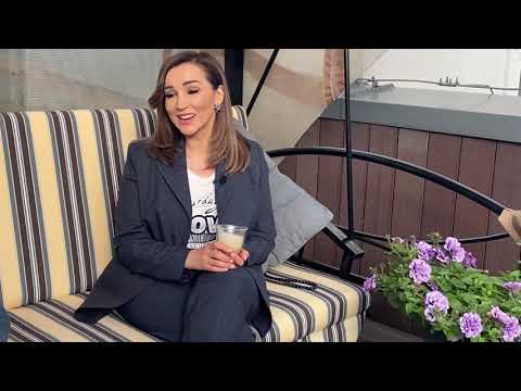 Video: Anfisa Chekhova txhawj xeeb txog Dita von Teese