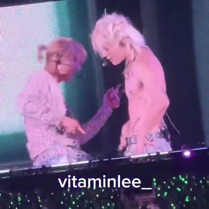 taeyong took off his shirt during call d