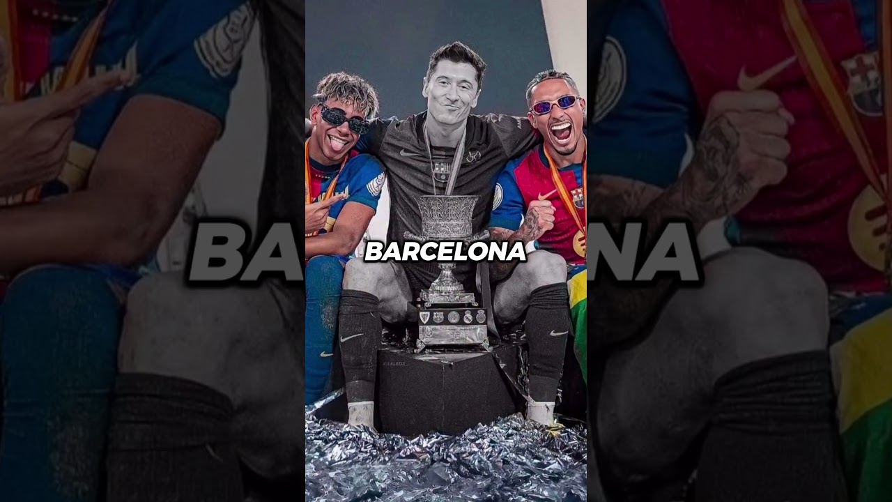 Raphinha’s meaningful gesture to Lewandowski in his farewell match at Barça.🥹❤️