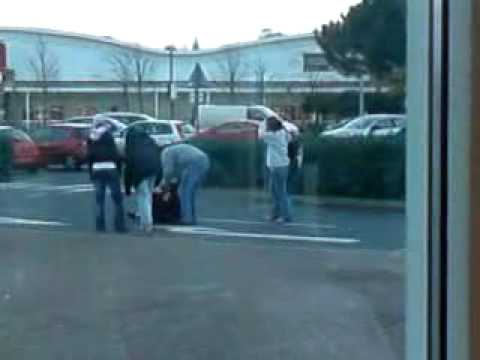 This video was taken when i was in KFC in Hamilton (Hamilton in South Lanarkshire in Scotland, NOT Hamilton in Ontario in Canada) and these Pissed Neds started fighting outside KFC. This was taken on 24th of October of 2008.