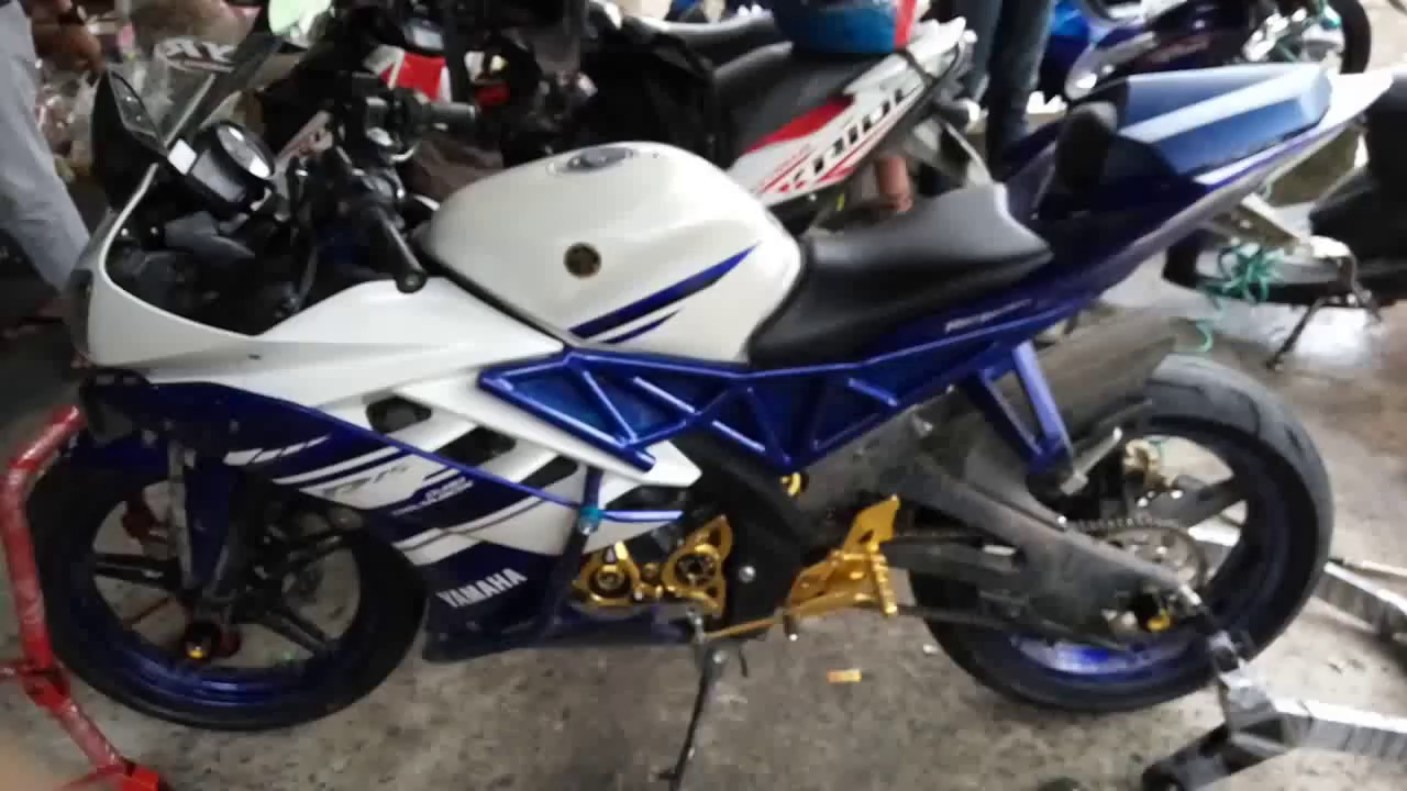 Yamaha R15 Biru Ban Depan Ukuran 120 70 17 Dan Ban Belakang Ukuran