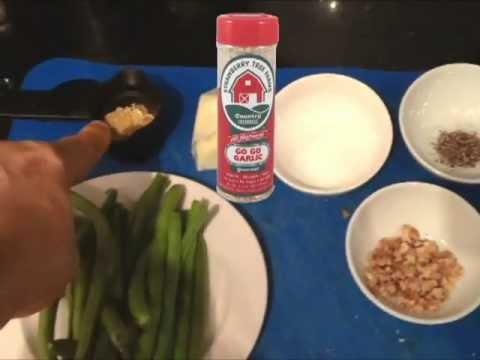 Green Beans With Garlic and Wallnuts Recipe