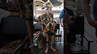 Download Lagu Tetua Adat Suku Dayak Kenyah, pimpinan di Desa Pampang Samarinda Kalimantan Timur  #alifloversvlog MP3
