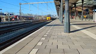 Download Lagu Train passing at full speed MP3