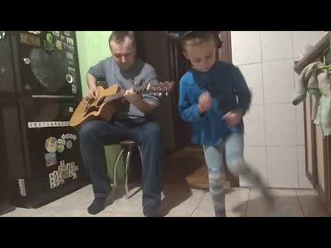 Новый король рок- н- ролла!Маленький паренёк обставил звёзд рок-н-ролла!