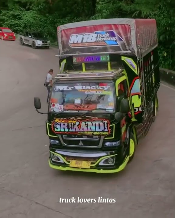 Dj Bila Dia Menyukaiku || Versi Truck Lovers Srikandi M18 Truck workshop Lintas sitinjau launik