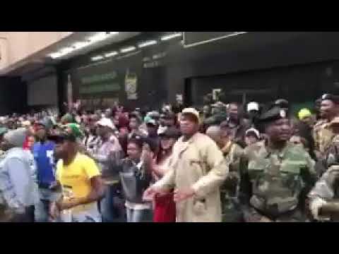 WATAZAME HAPA WANAJESHI WA ZIMBABWE WAKIPIGA SEBENE LA MAANA. 