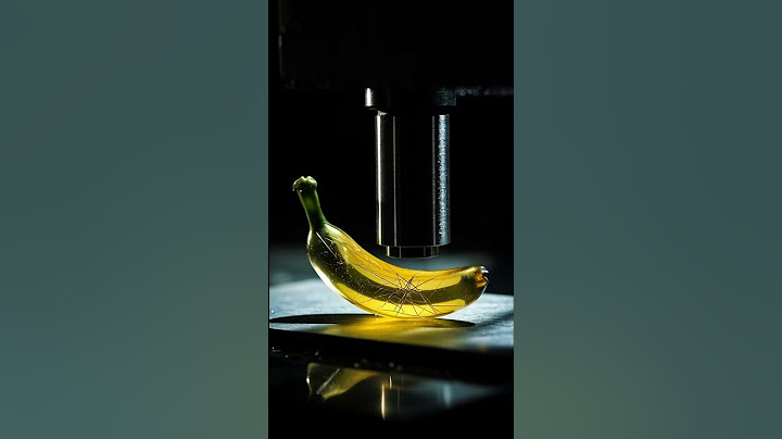 When a banana tries to act tough…but folds instantly! #hydraulicpress #crushing #satisfying #banana