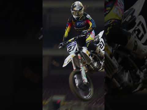 RJ Hampshire Stays in the SMX Fight!