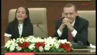 23 nisanda Başbakan tayyip erdogana  cevap veren kız Resimi
