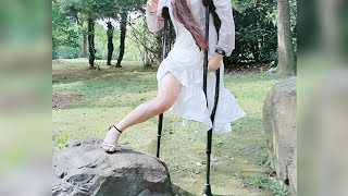 A beautiful girl with an amputated leg teaches us how to live life#amputee#crutches #walking#amazing