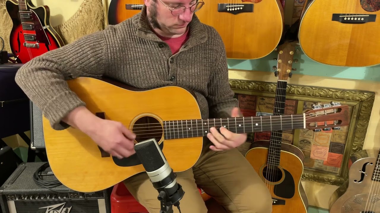 MARTIN D 18S 1972 - YouTube