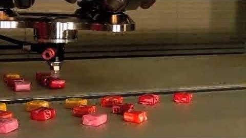 High Speed Adept Quattro Robot Moving Candies