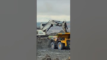 when liebher work hard at the site #automobile #excavator #mining #machinery #shortvideo #shorts